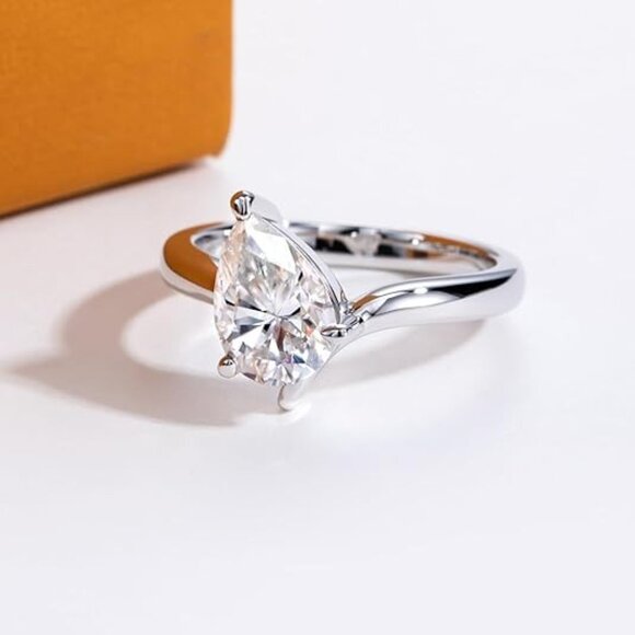 2cttw Pear Cut Moissanite D Color VVS1 Clarity Silver Wedding Ring - Picture 4 of 6